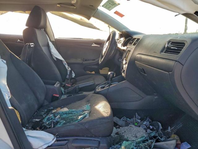 Volkswagen Jetta S Image 7