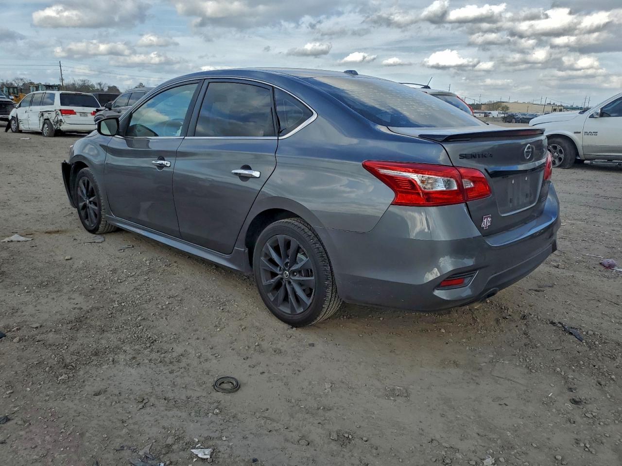 Nissan Sentra S Image 12