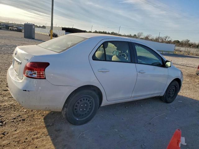 Toyota Yaris Image 2