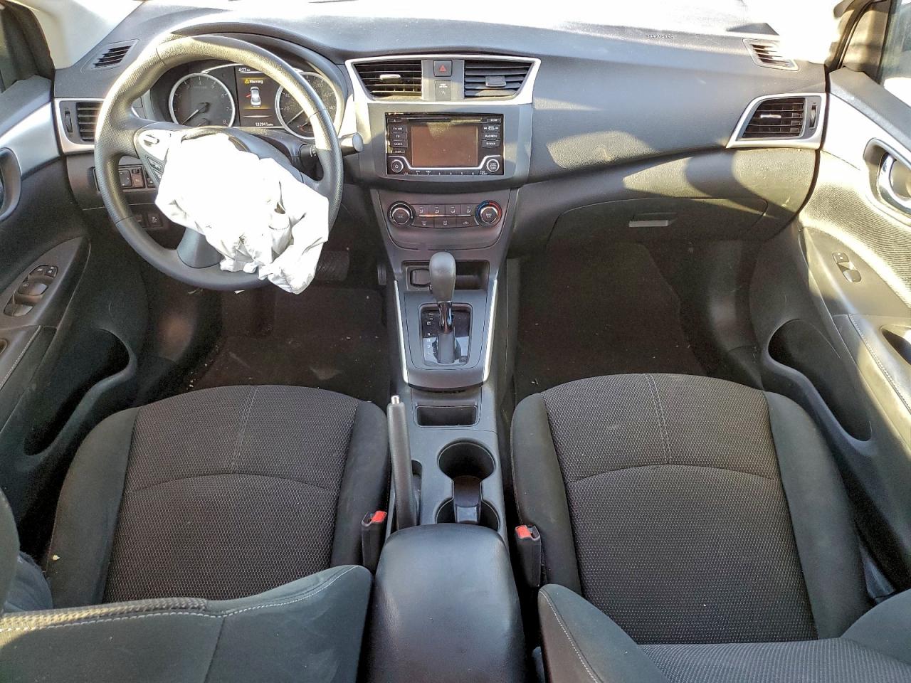 Nissan Sentra S Image 3