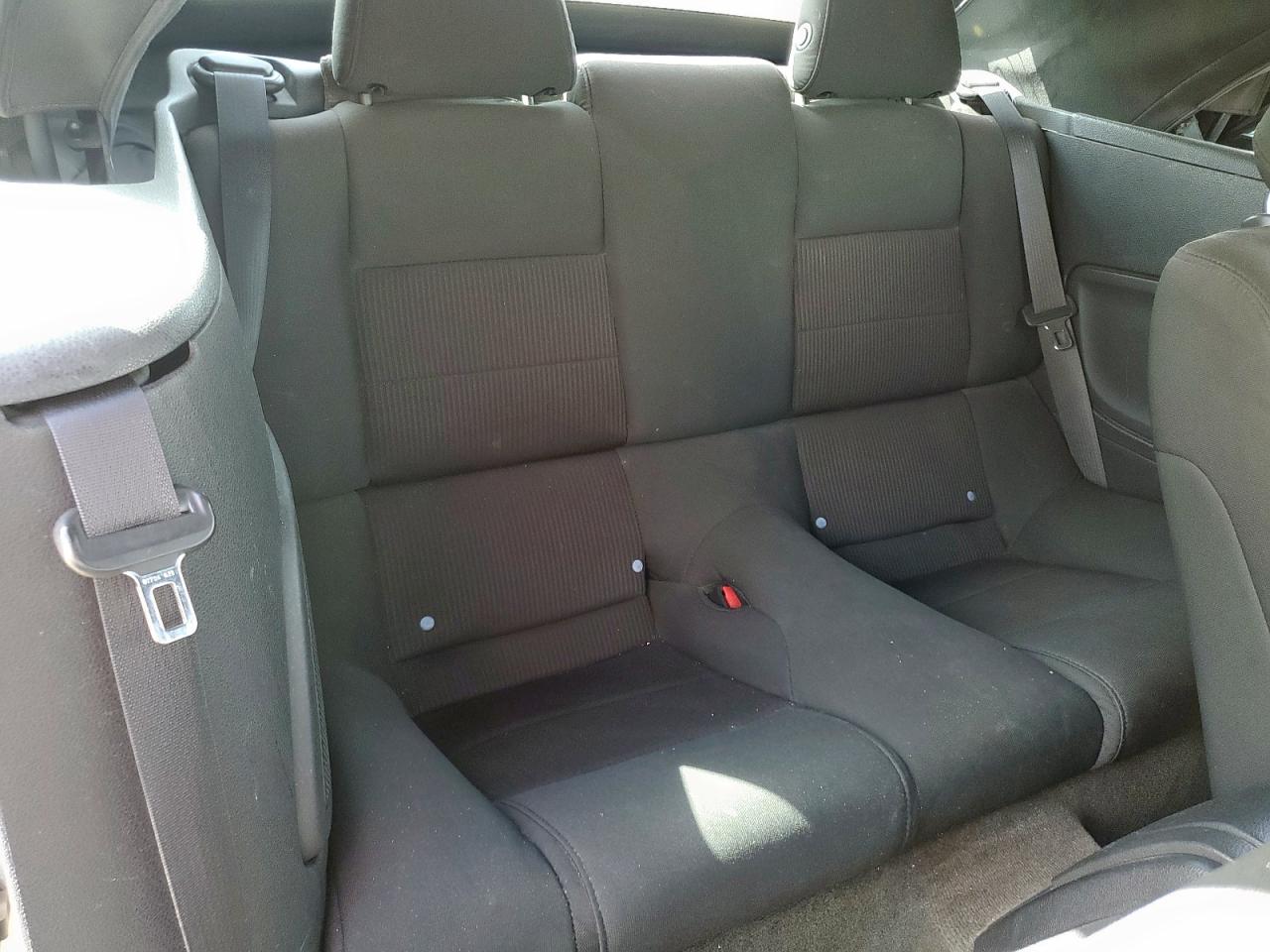 Ford Mustang Image 12