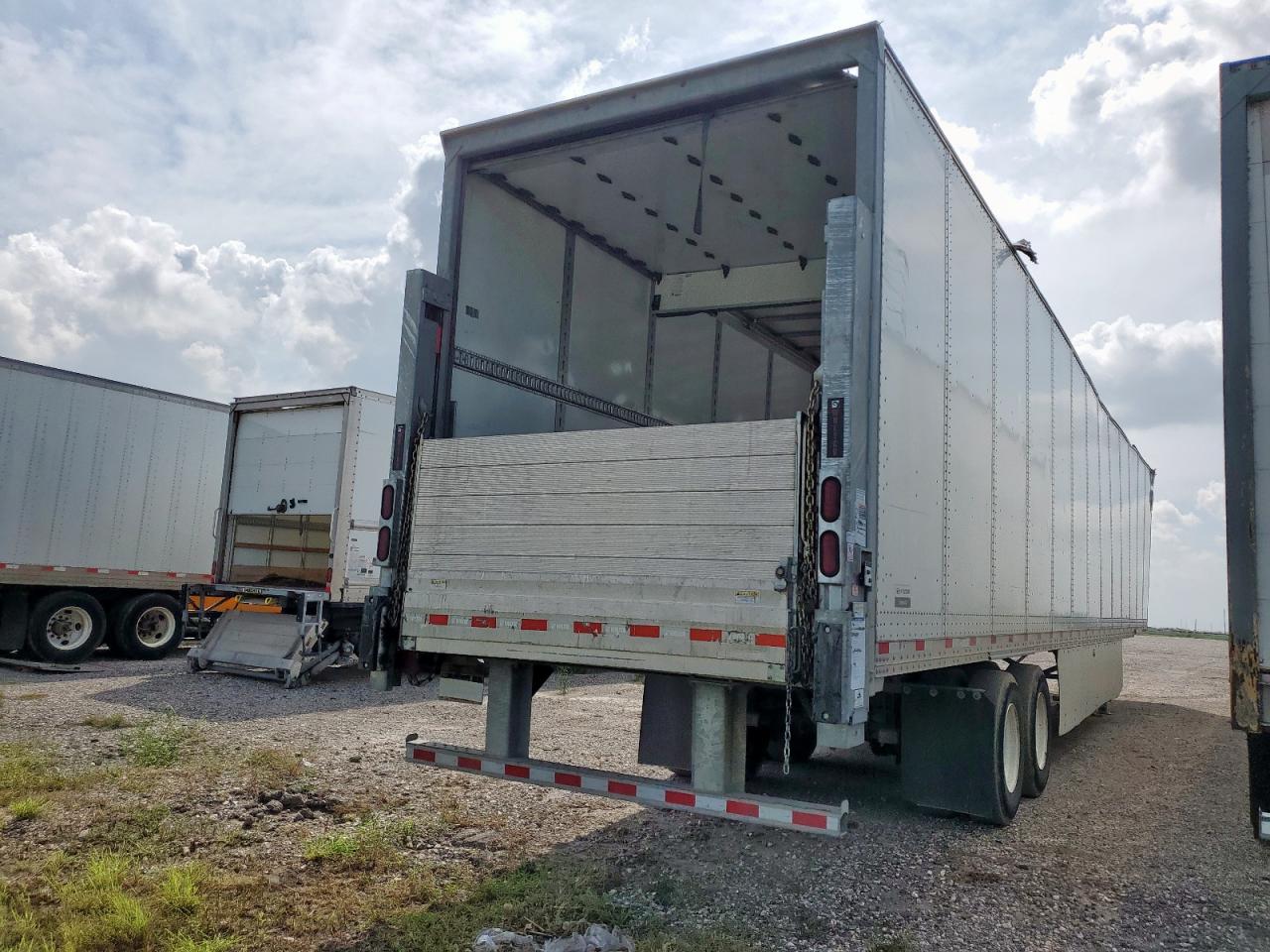 Hyundai Translead Image 2