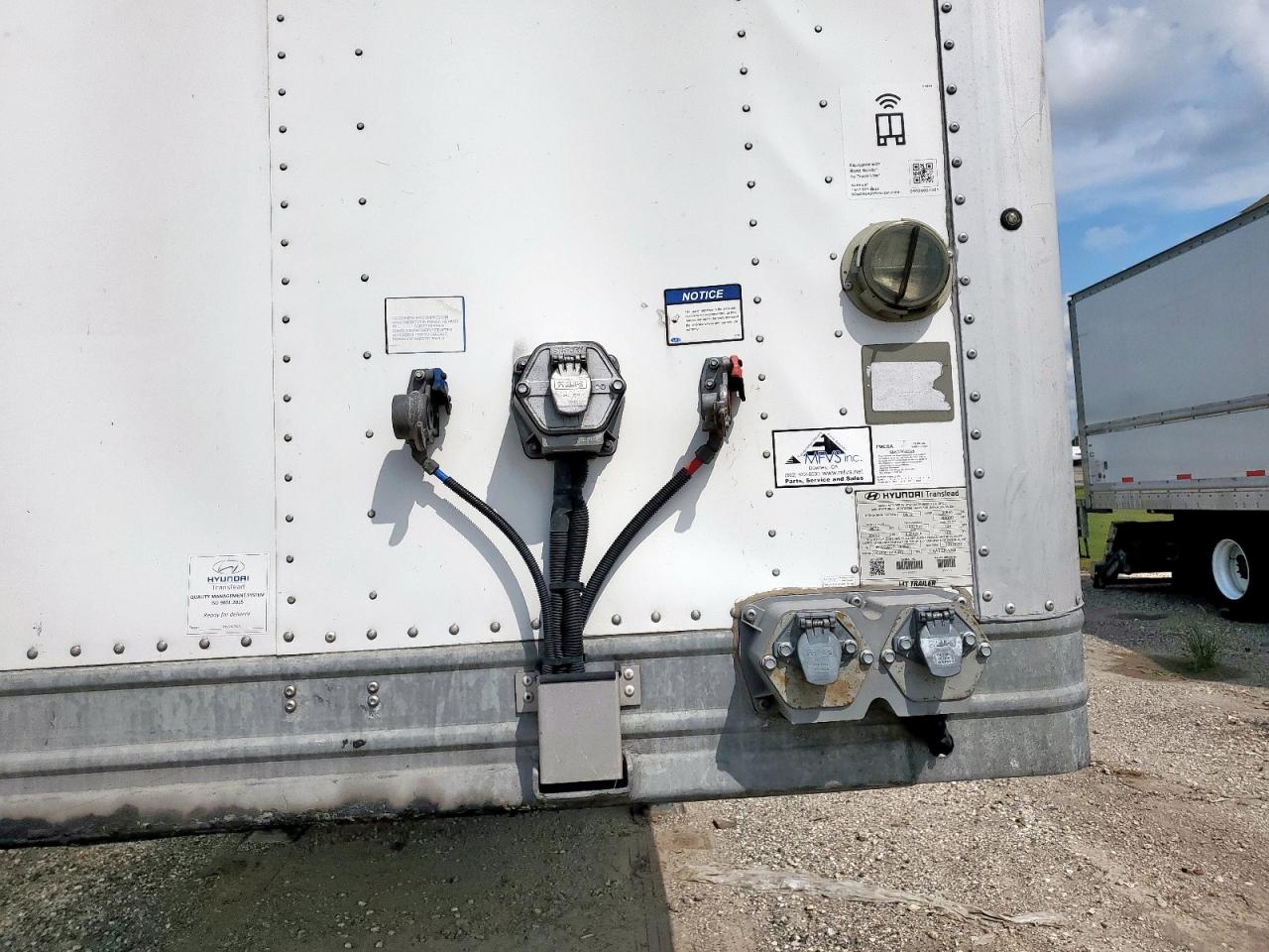 Hyundai Translead Image 9