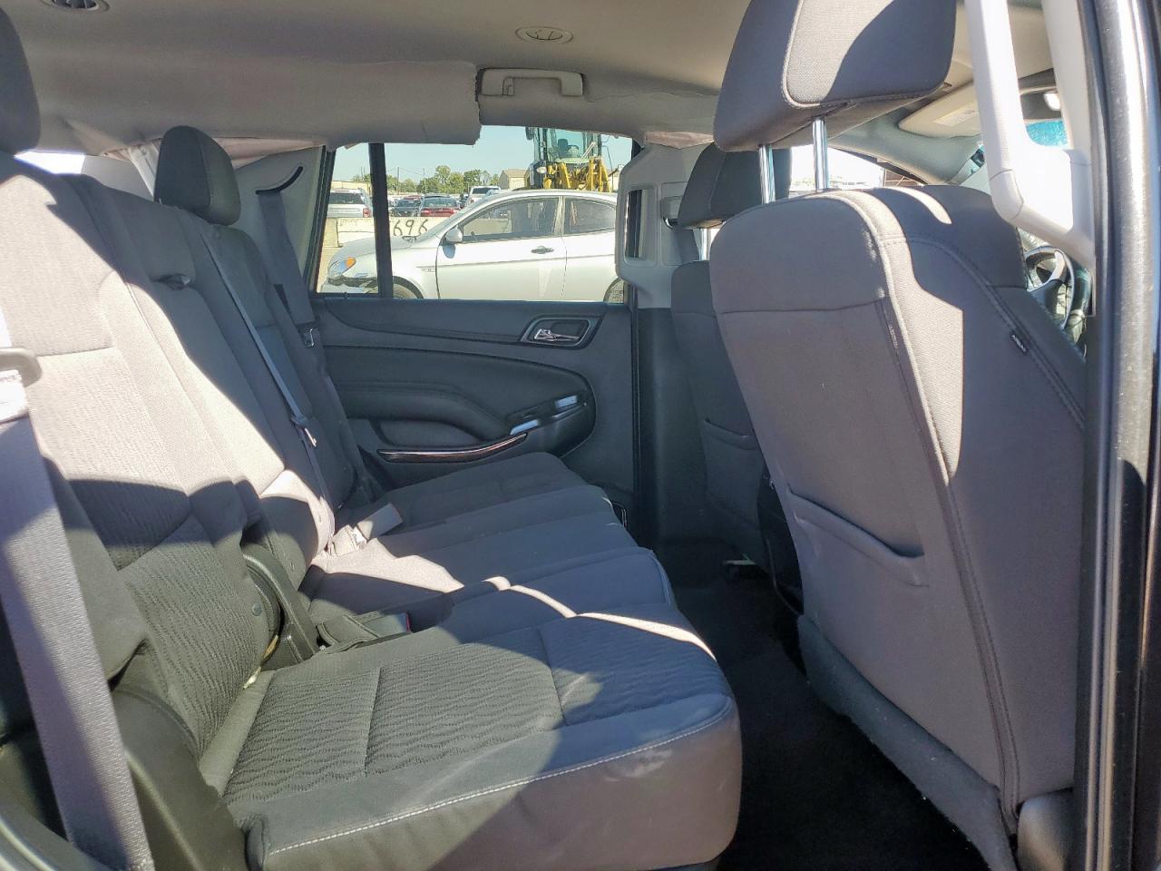 GMC Yukon Sle Image 5