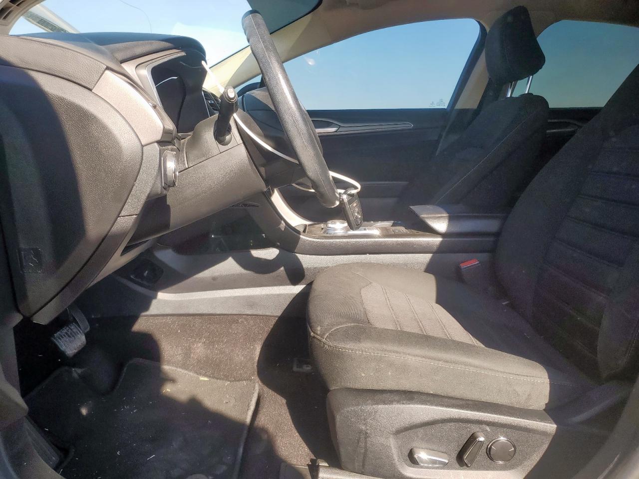 Ford Fusion Se Image 8