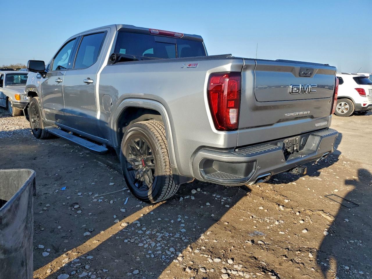 GMC Sierra K1500 Elevation Image 2