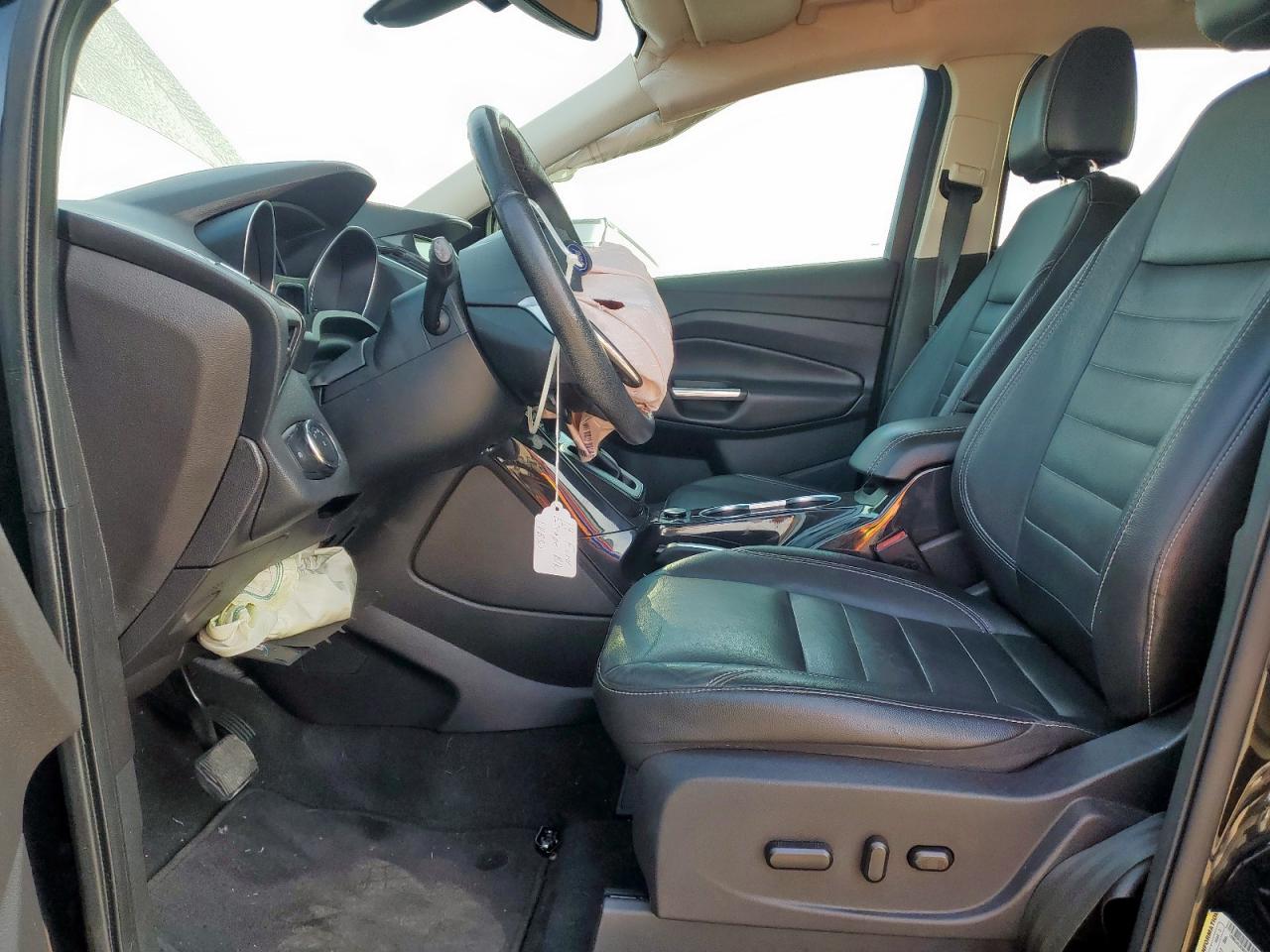 Ford Escape Titanium Image 9