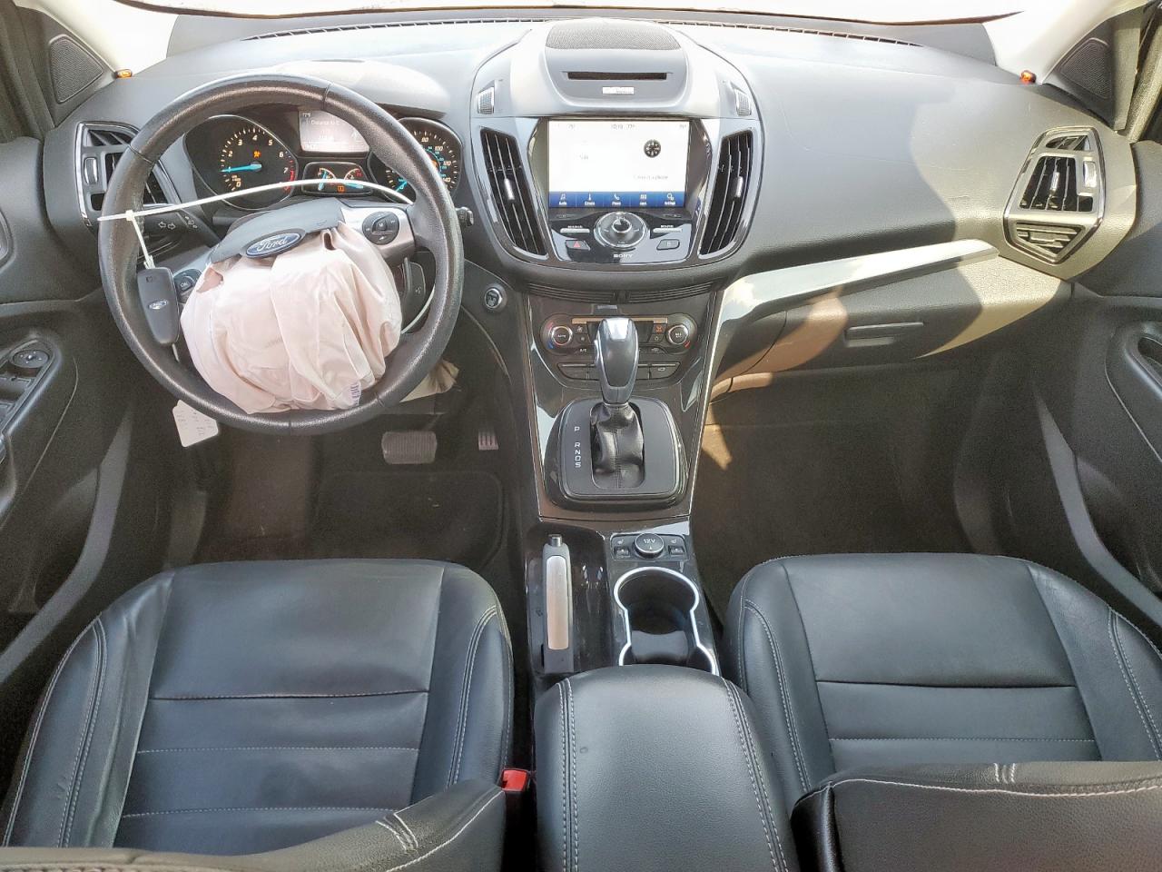 Ford Escape Titanium Image 4