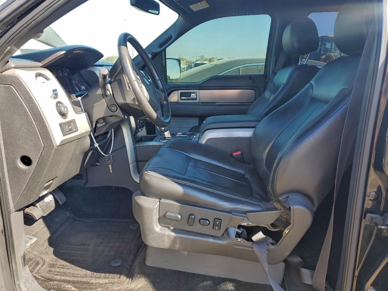 Ford F-150 Supercrew Image 8