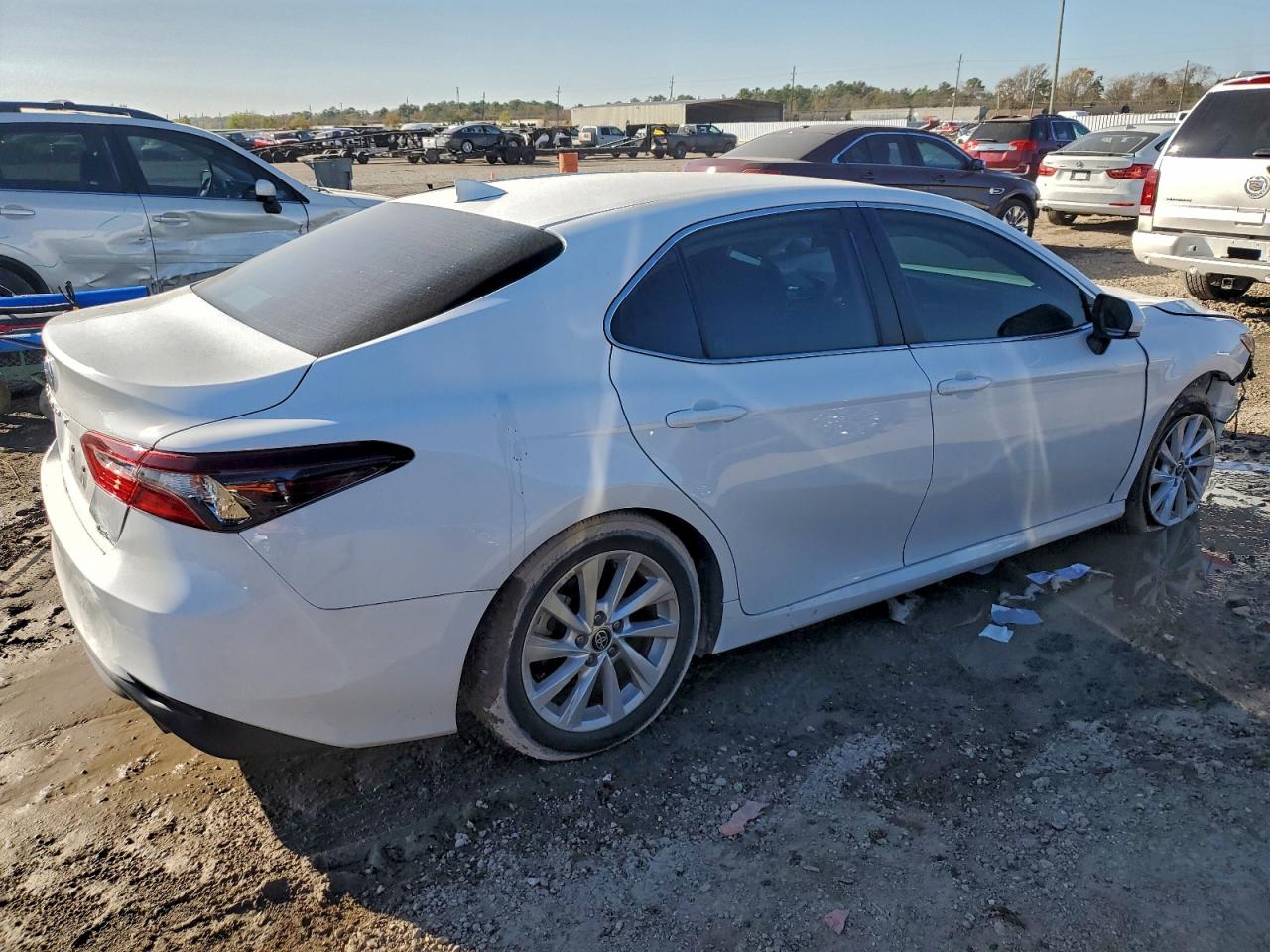 Toyota Camry Le Image 5