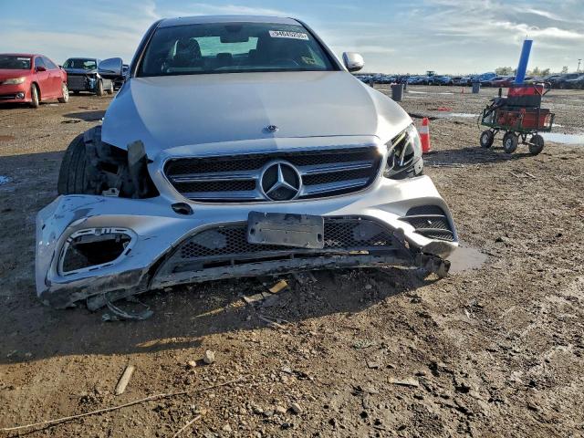 Mercedes-Benz E-Class 300 Image 5