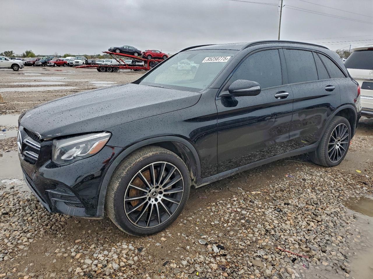 Mercedes-Benz GLC 300 Image 1
