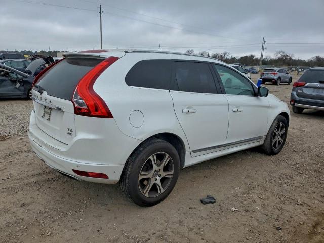 Volvo XC60 T6 Premier Image 2