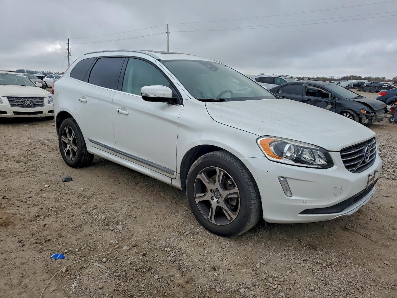 Volvo XC60 T6 Premier Image 3