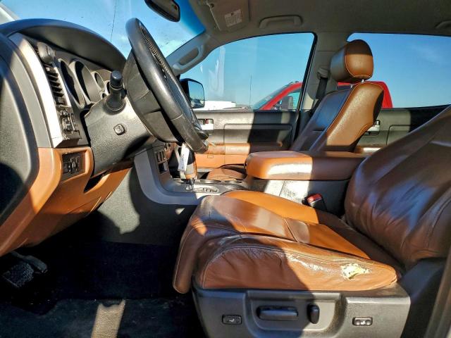 Toyota Tundra Crewmax Limited Image 10