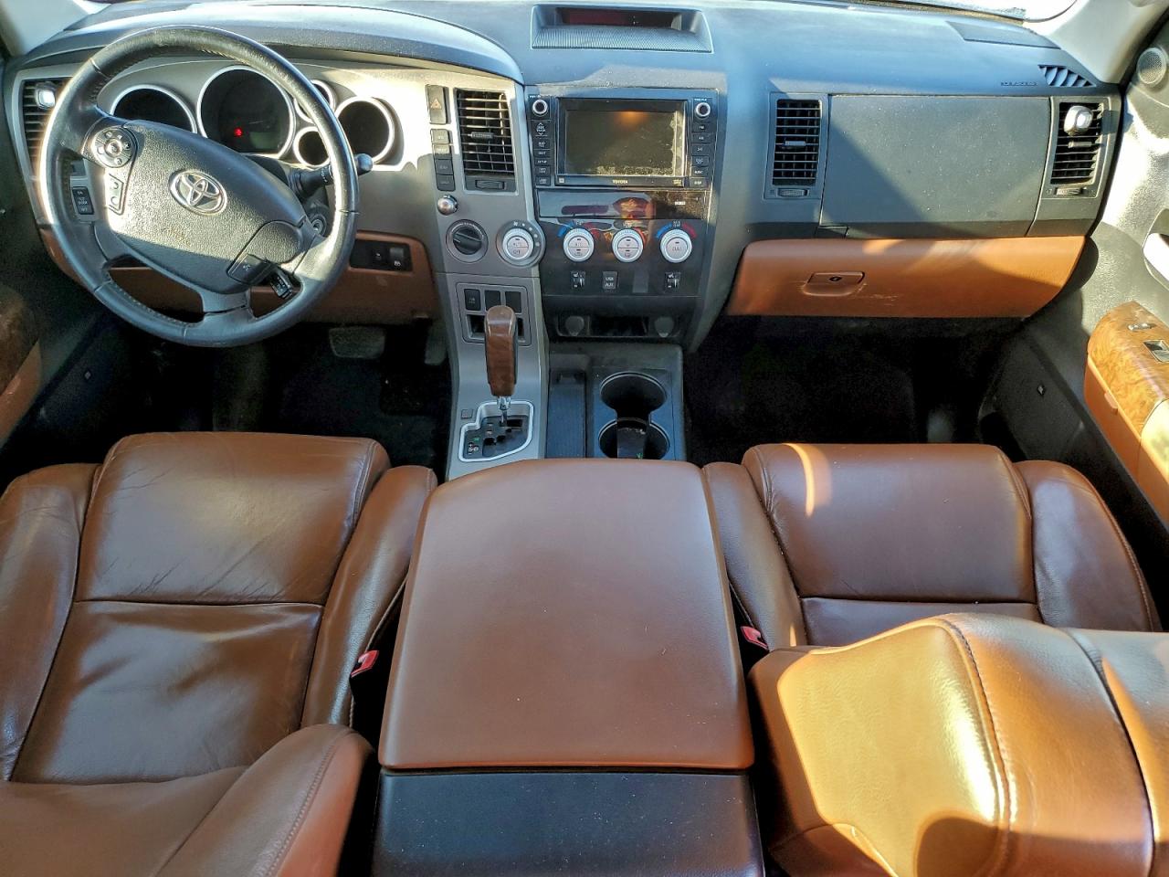 Toyota Tundra Crewmax Limited Image 7