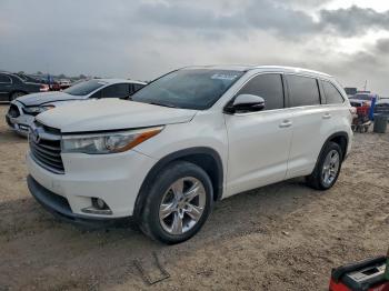  Salvage Toyota Highlander