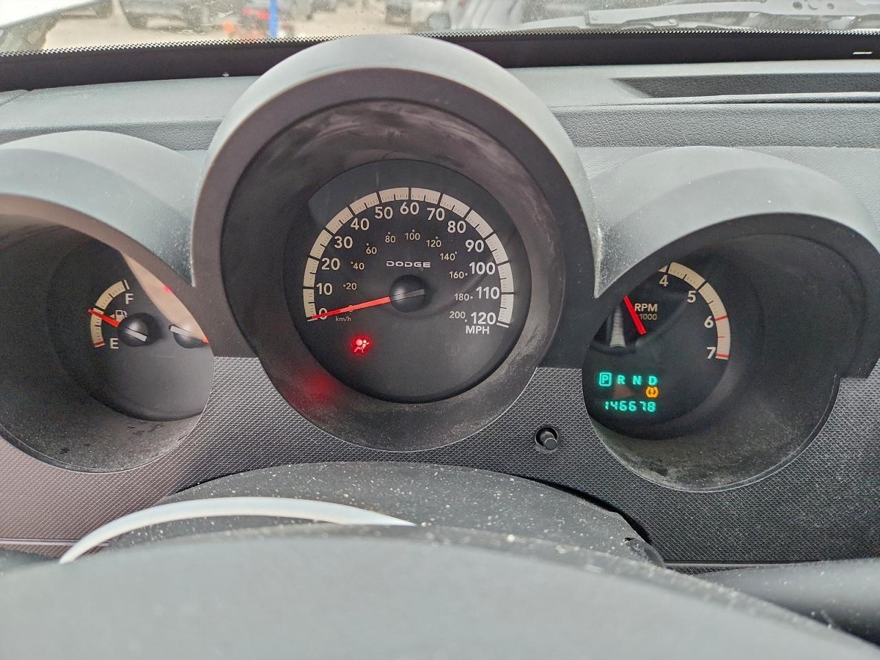 Dodge Nitro Sxt Image 6