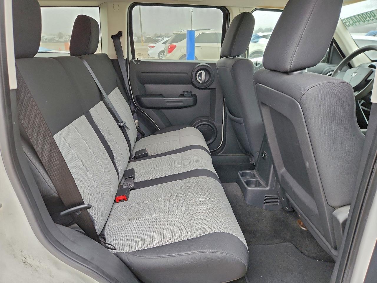 Dodge Nitro Sxt Image 11