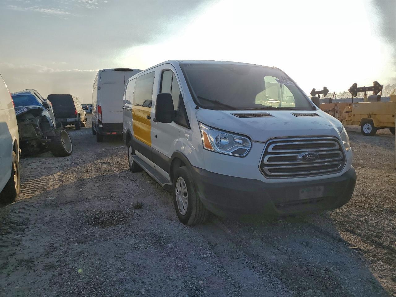 Ford Transit T-250 Image 2