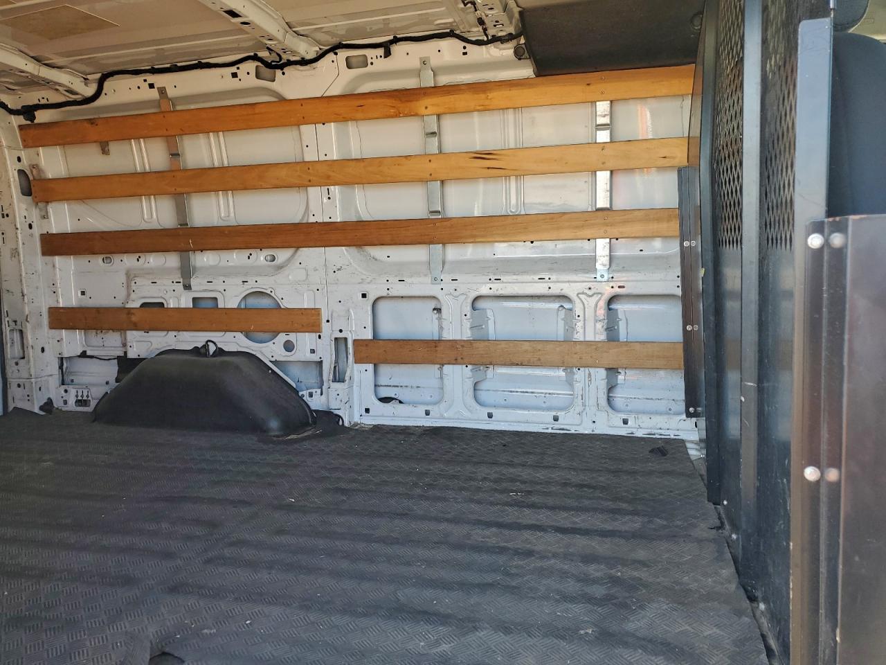 Ford Transit T-250 Image 6