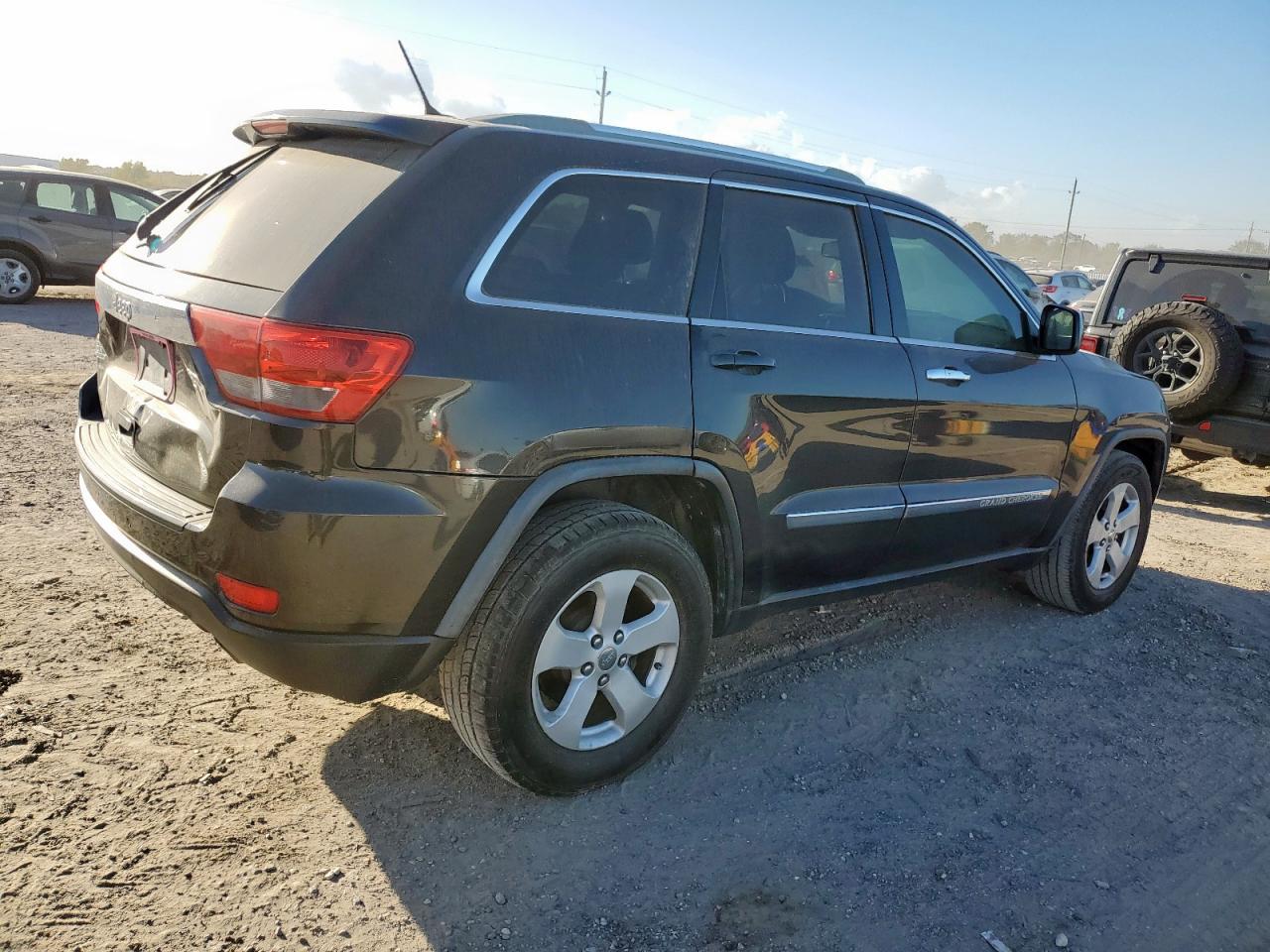 Jeep Grand Cherokee Laredo Image 4