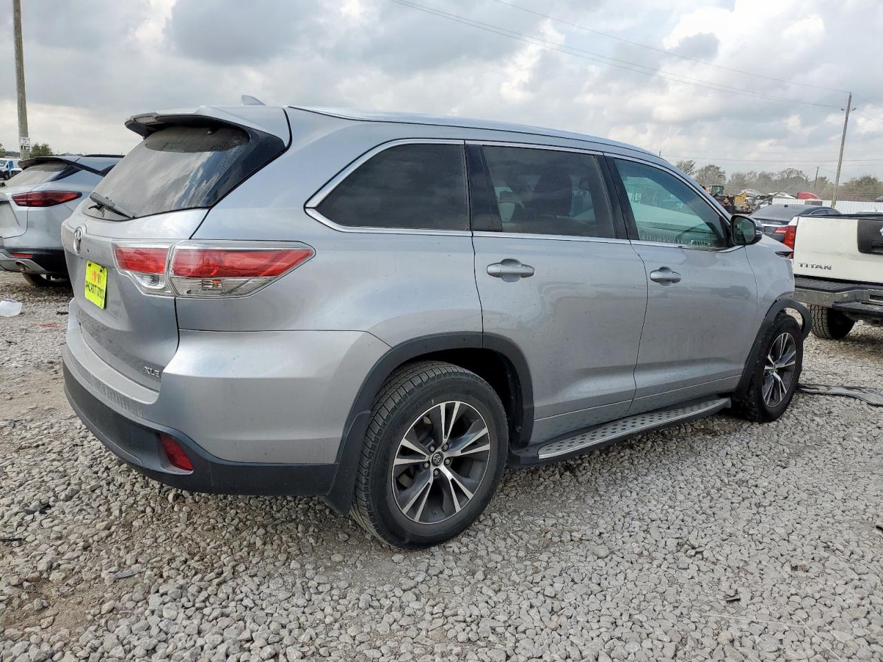 Toyota Highlander Xle Image 2