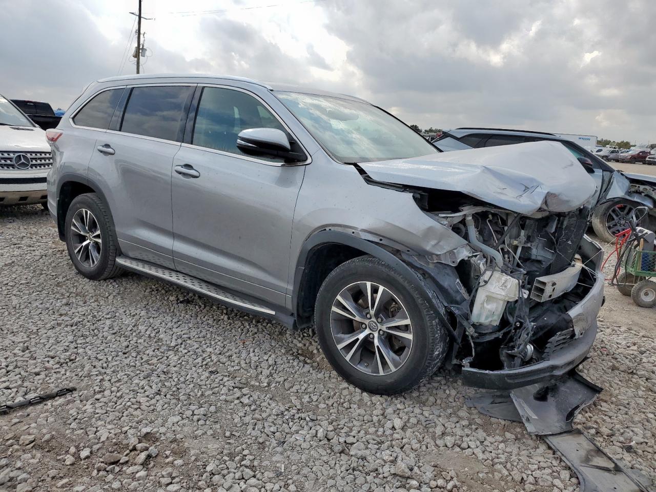 Toyota Highlander Xle Image 6