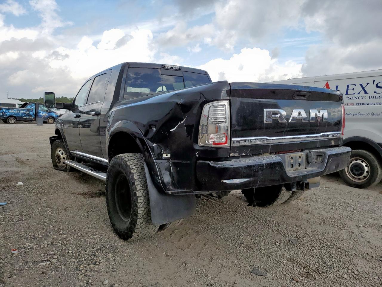 Ram 3500 Longhorn Image 7