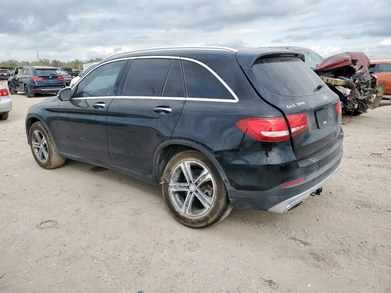 Mercedes-Benz GLC 300 Image 8