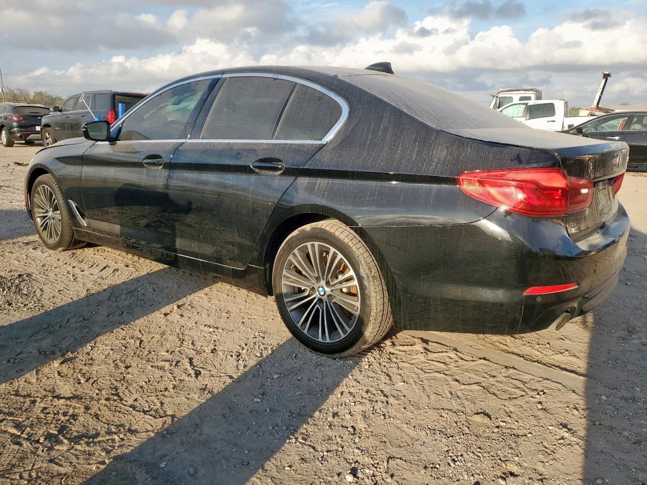 BMW 5 Series I Image 2