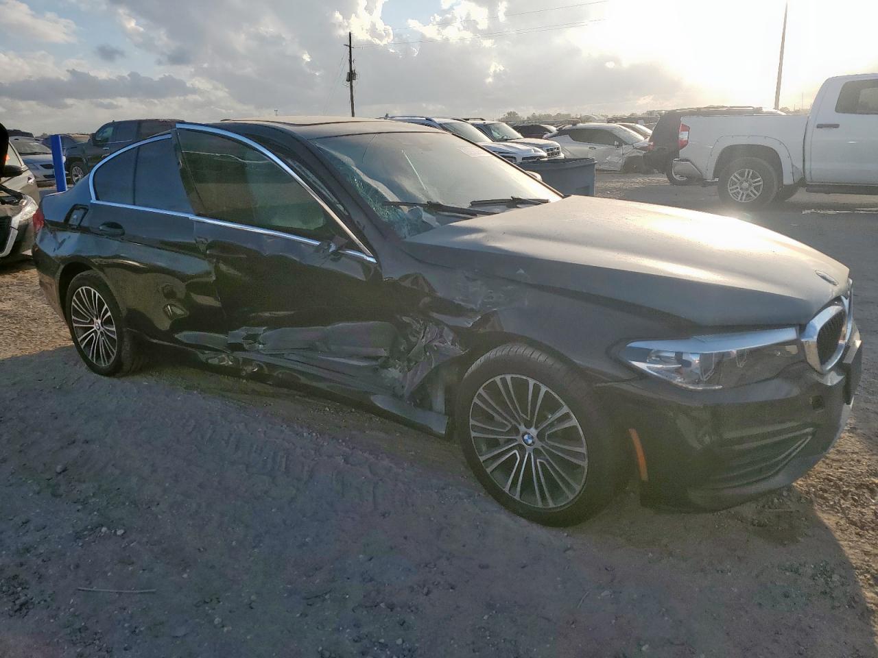 BMW 5 Series I Image 3