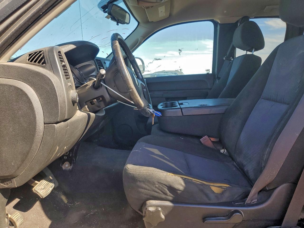 Chevrolet Silverado C1500 Lt Image 9