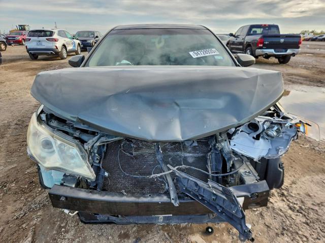 Toyota Camry L Image 3