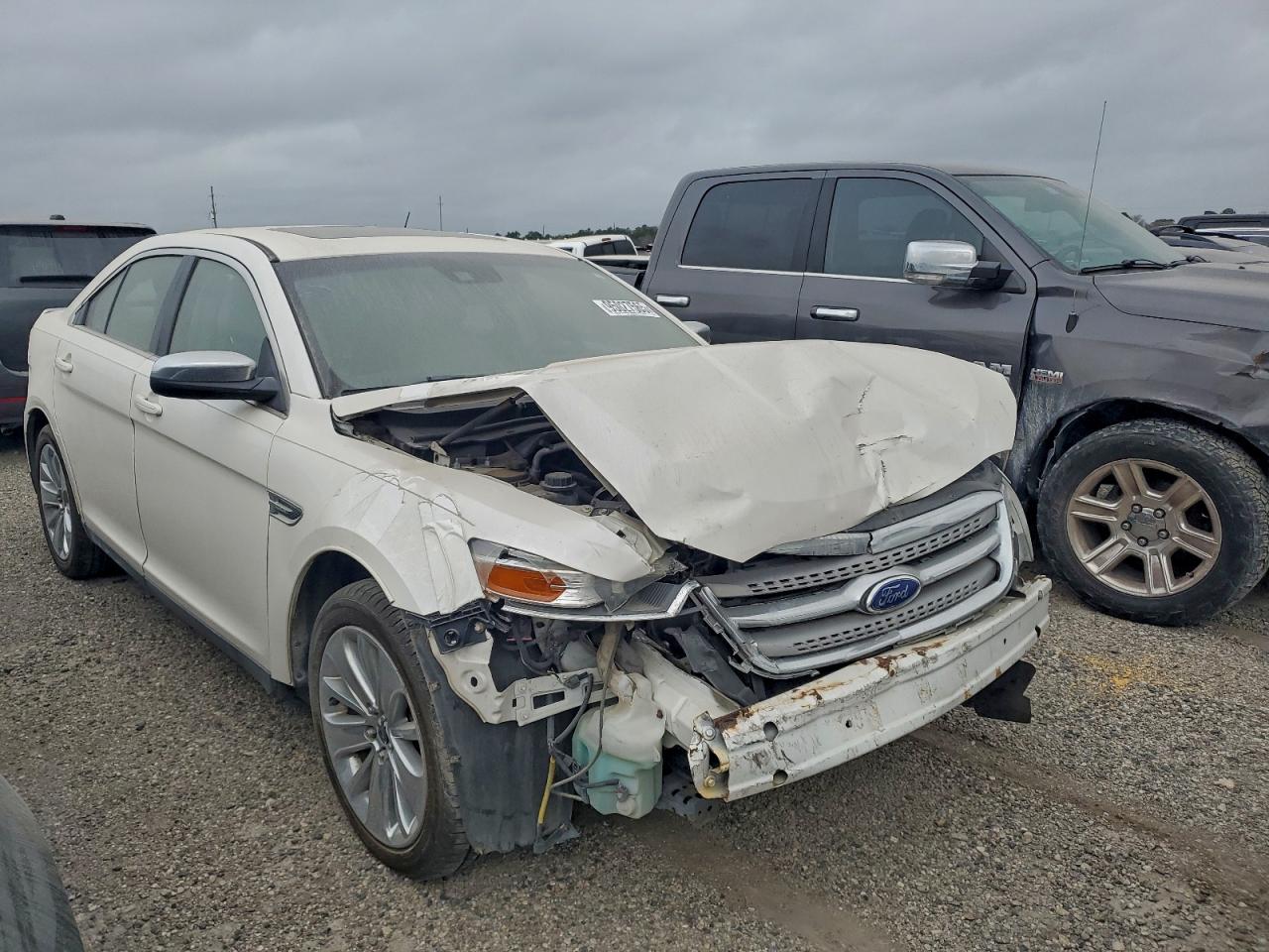 Ford Taurus Limited Image 5