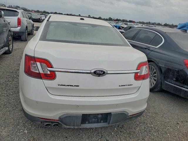 Ford Taurus Limited Image 4