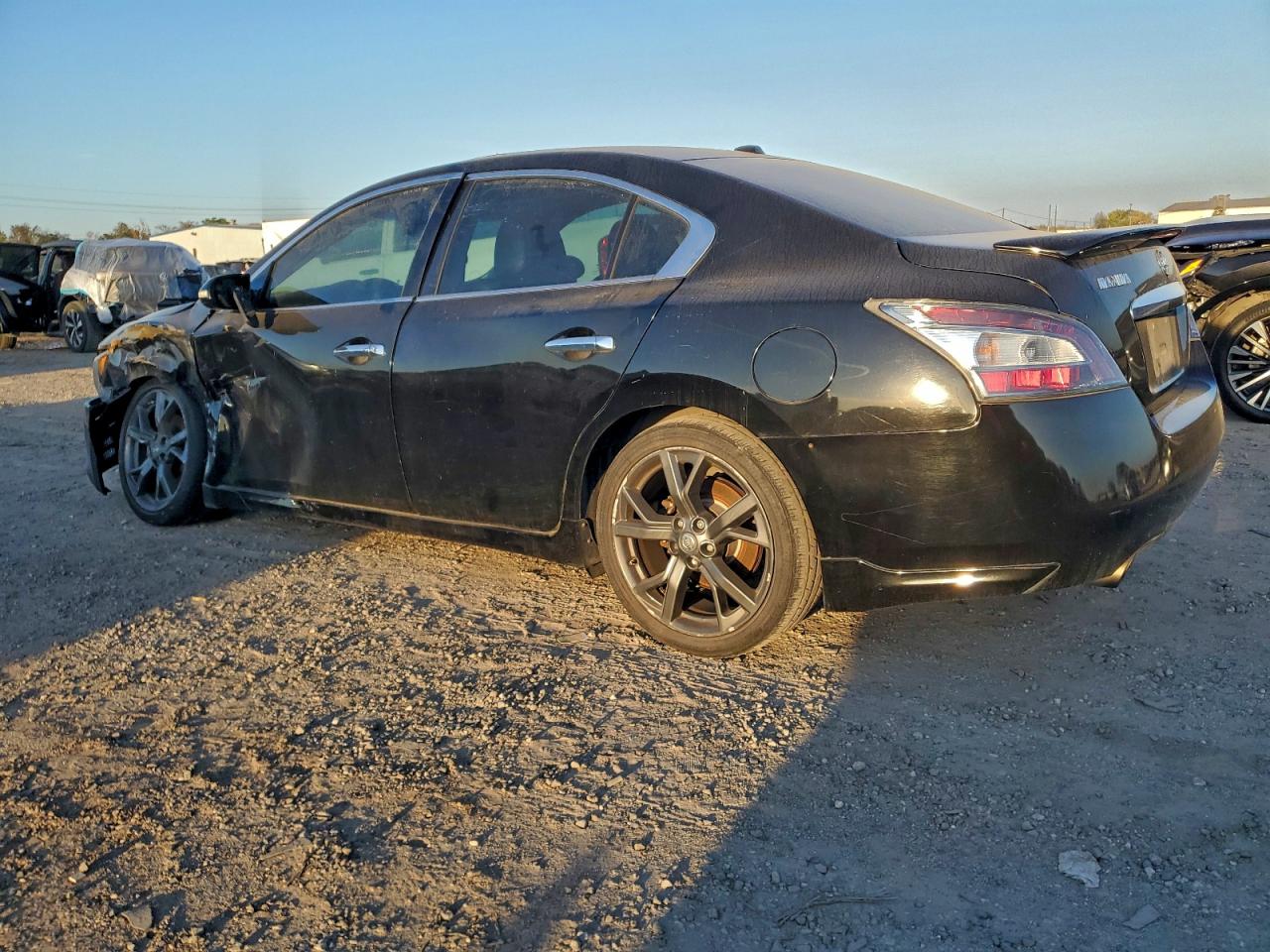 Nissan Maxima S Image 11