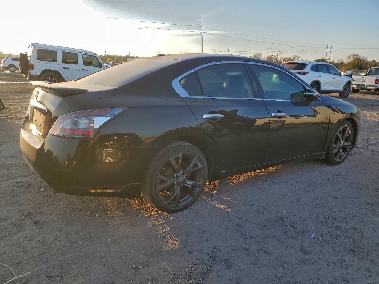 Nissan Maxima S Image 5