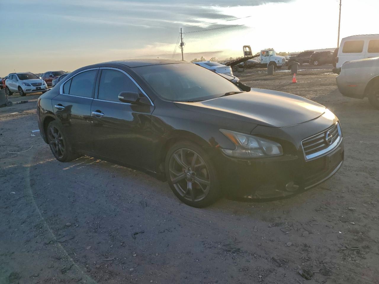 Nissan Maxima S Image 8