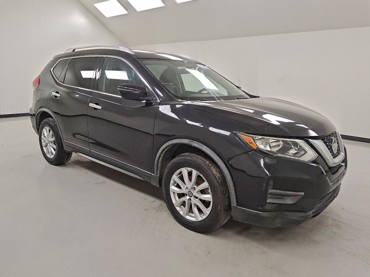 Nissan Rogue S Image 3