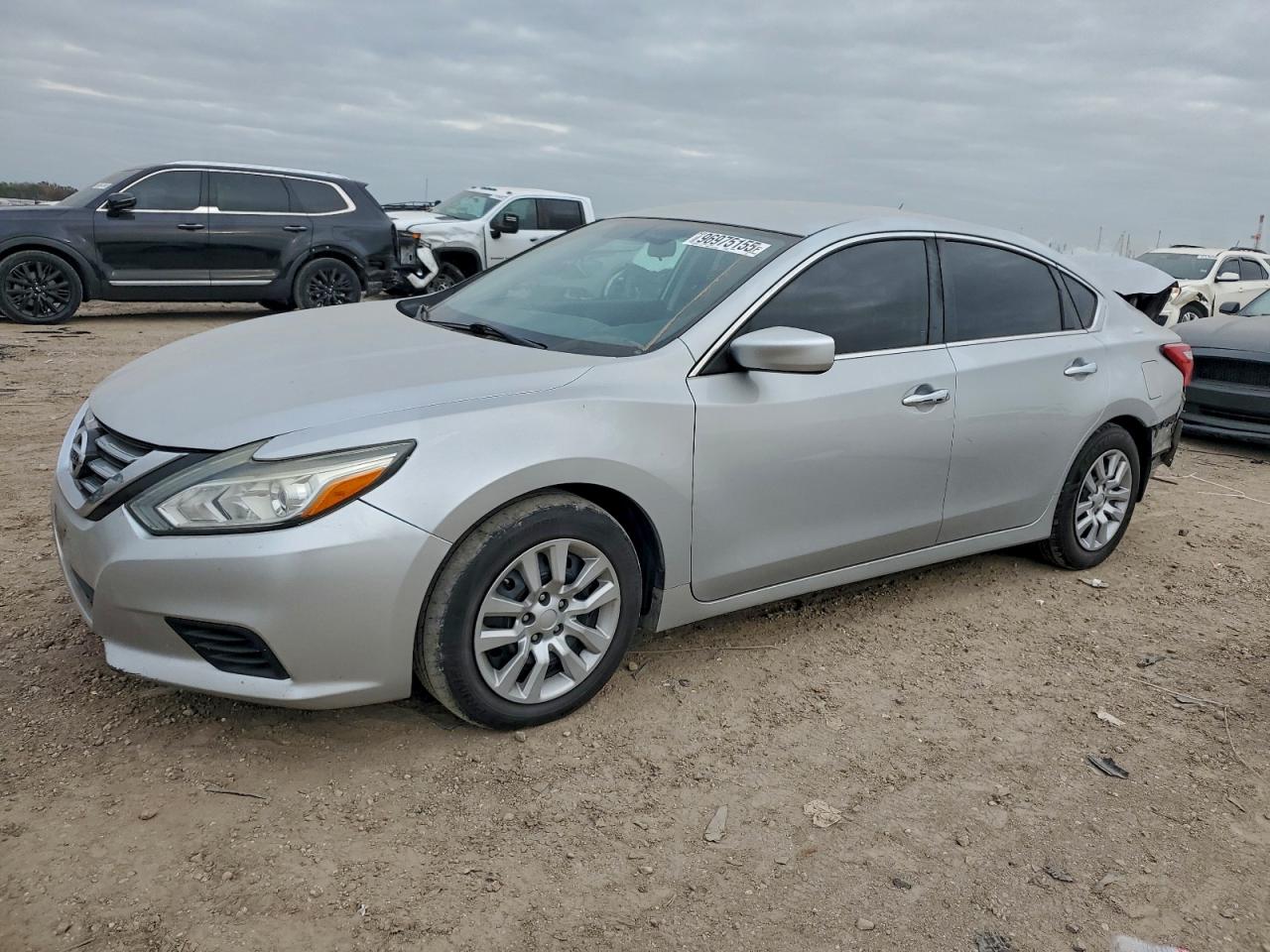 Nissan Altima 2.5 Image 1