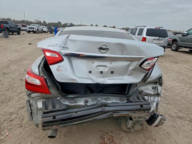 Nissan Altima 2.5 Image 12