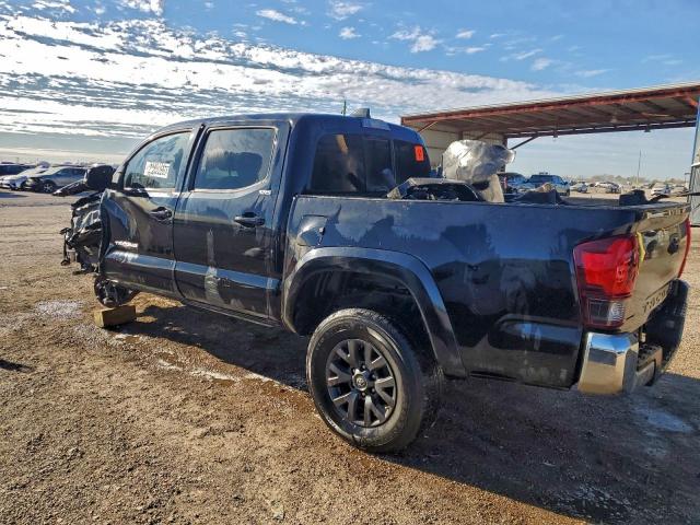 Toyota Tacoma Double Cab Image 4