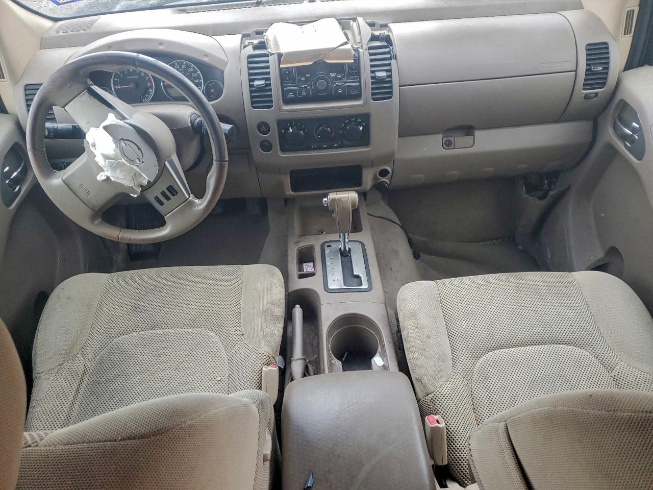 Nissan Frontier Crew Cab Le Image 6