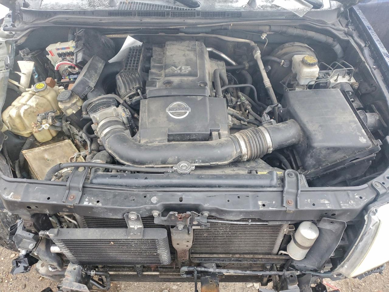 Nissan Frontier Crew Cab Le Image 5