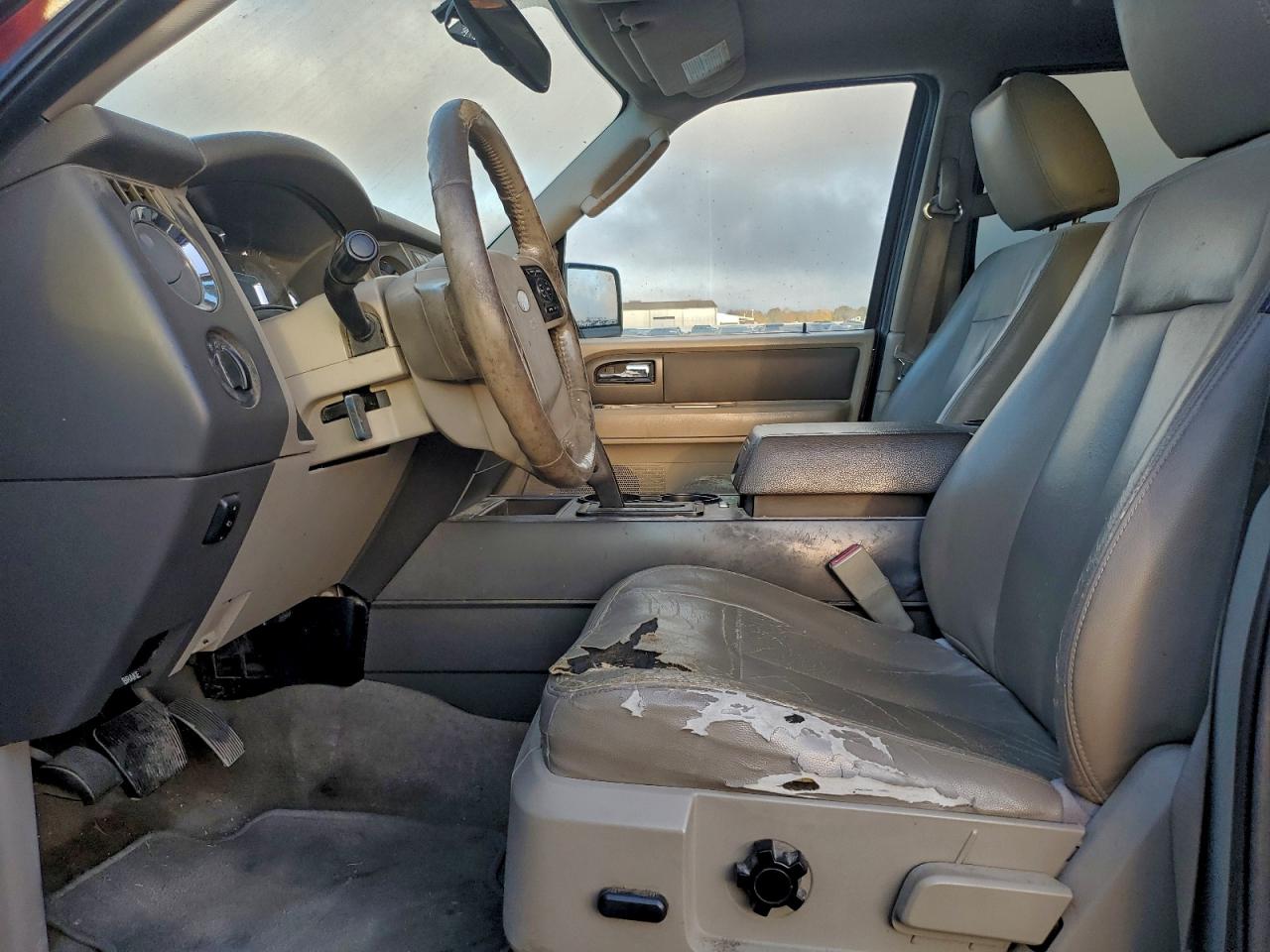 Ford Expedition Xlt Image 8