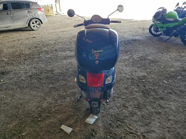 Vespa Scooter 300 Super Image 3