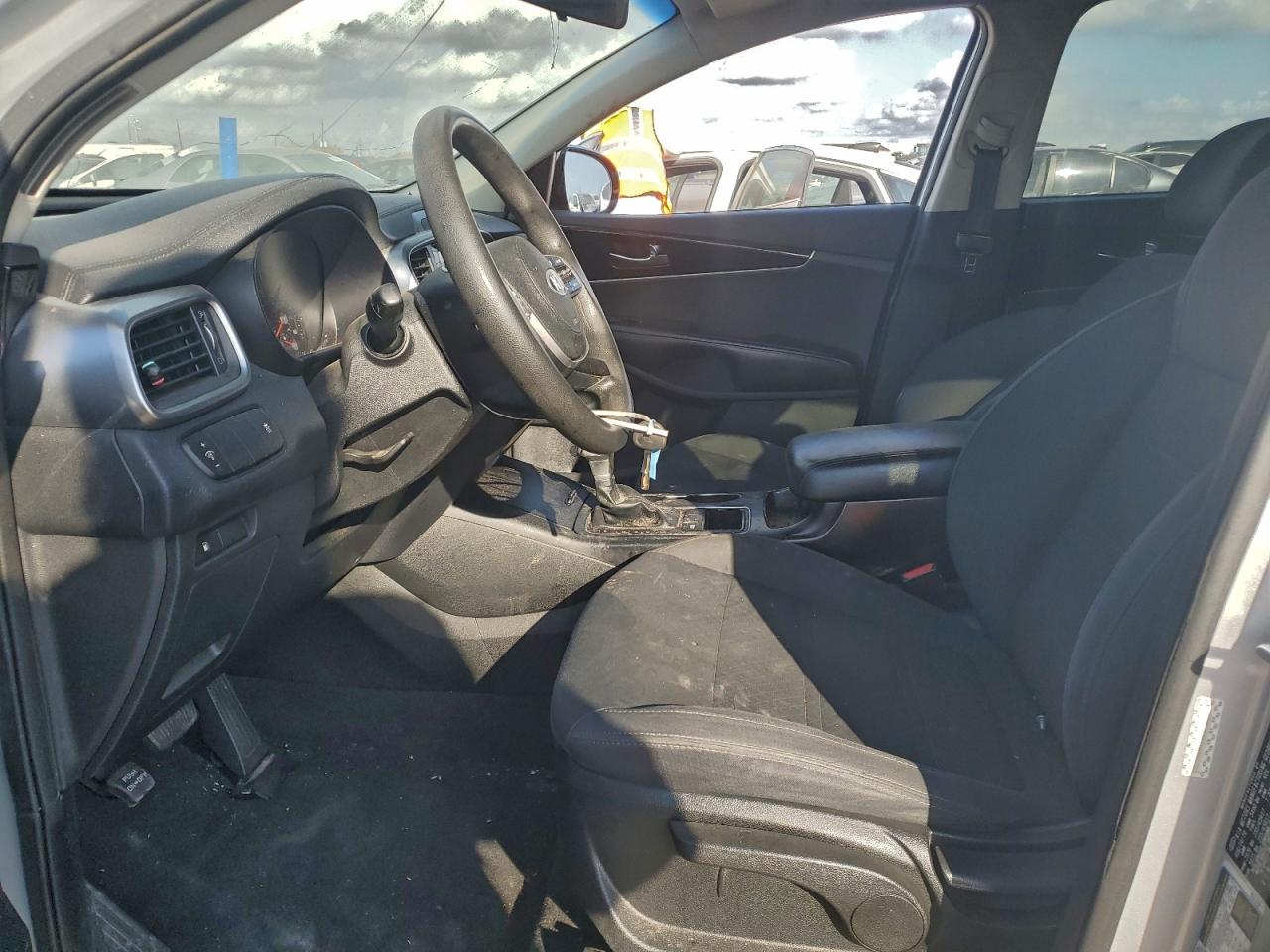 Kia Sorento S Image 11