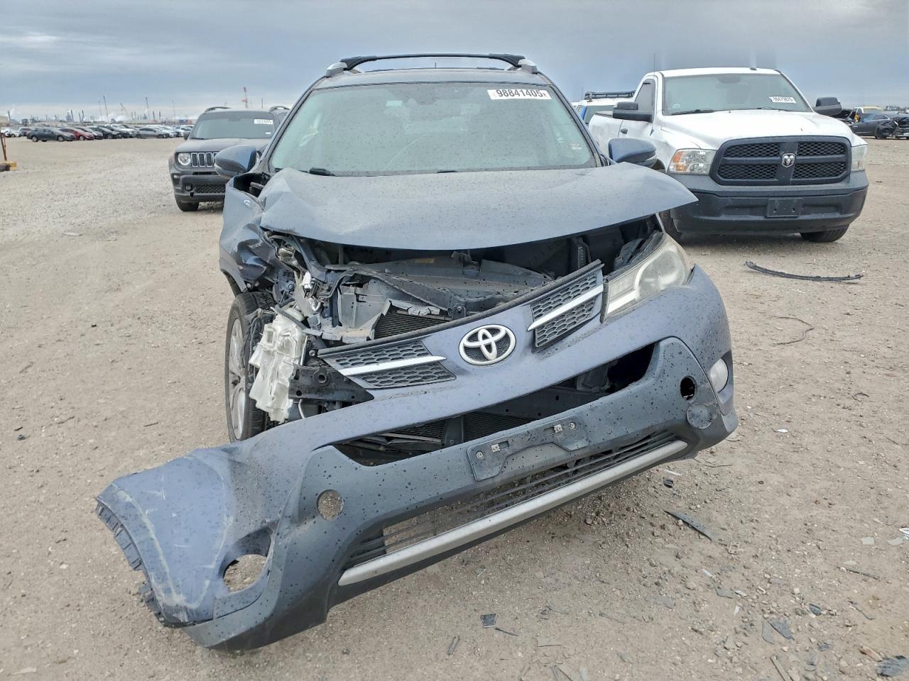 Toyota RAV4 Limited Image 12