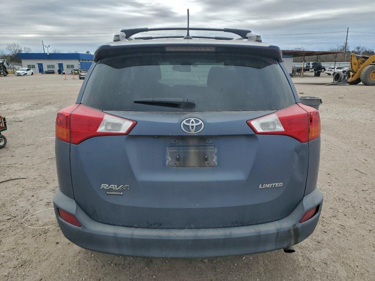 Toyota RAV4 Limited Image 9